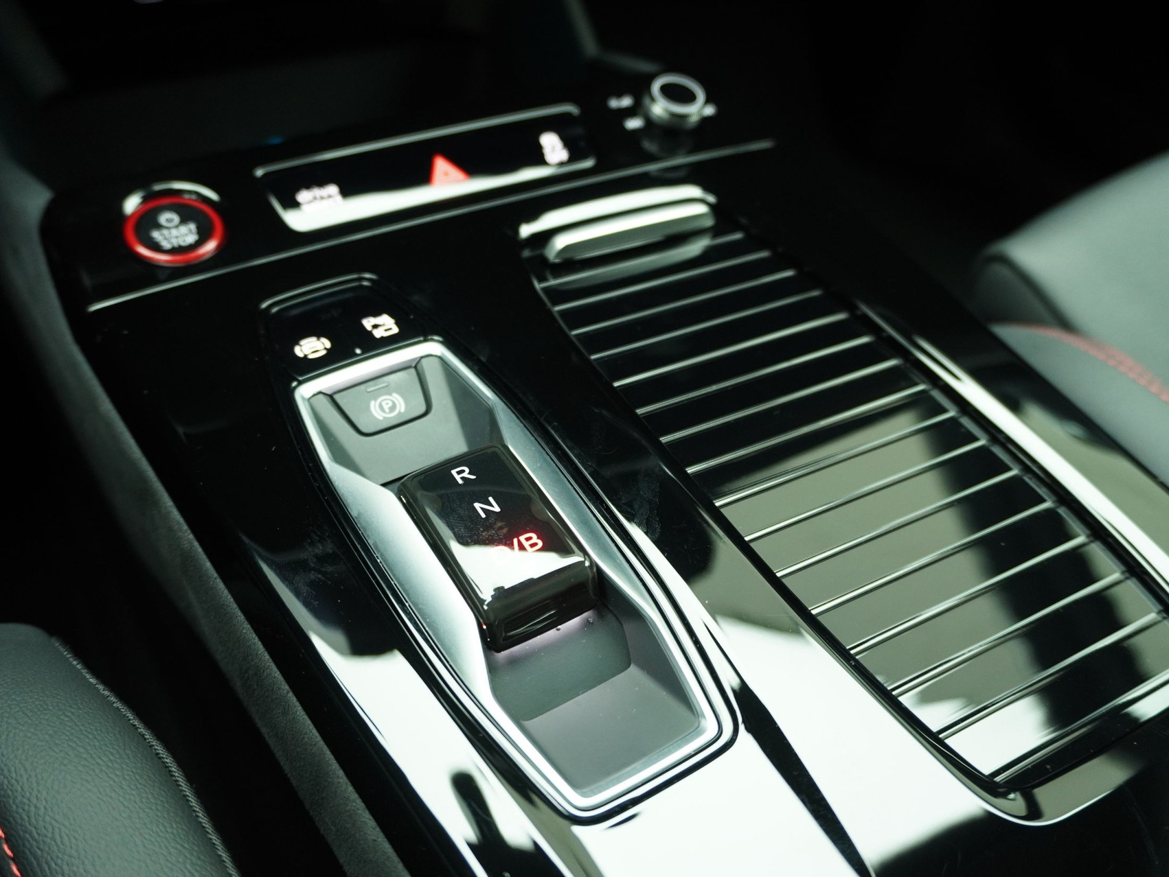 AUDI SQ6 e-tron quattro **Audi Werksgarantie bis 05/2030**