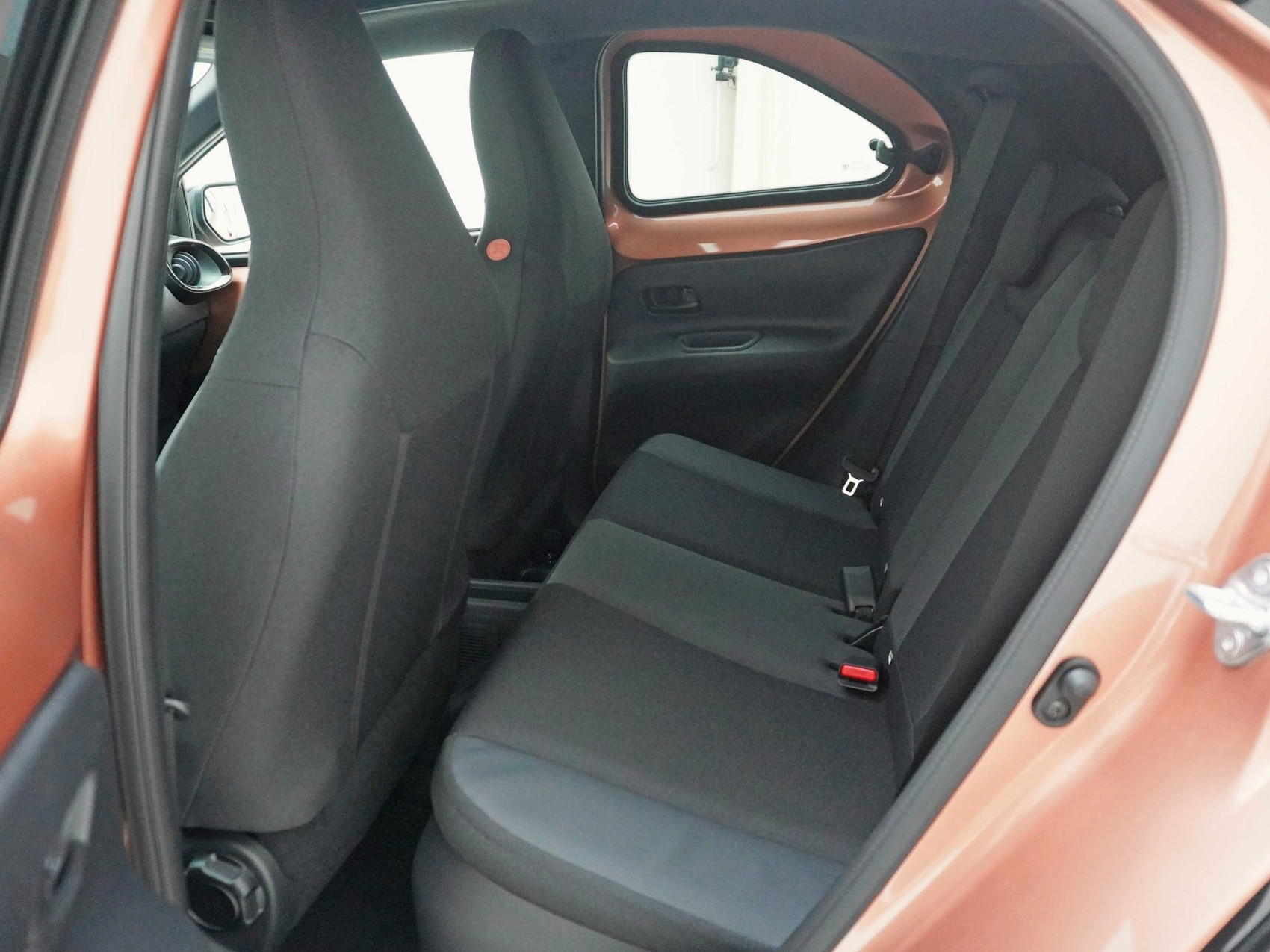 TOYOTA Aygo X 1.5 VVT-i HSD Style ** Faltdach — also oben ohne **