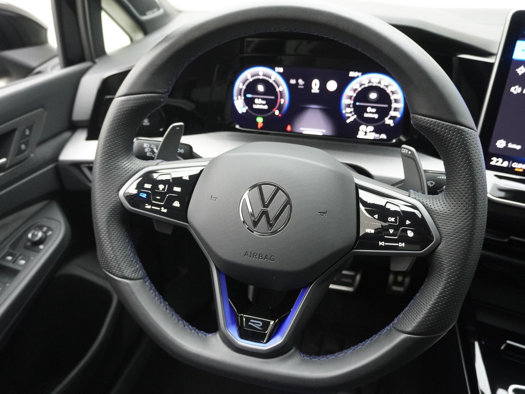 VW Golf 8.5 2.0 TSI DSG R Black Edition 4Motion (2025)