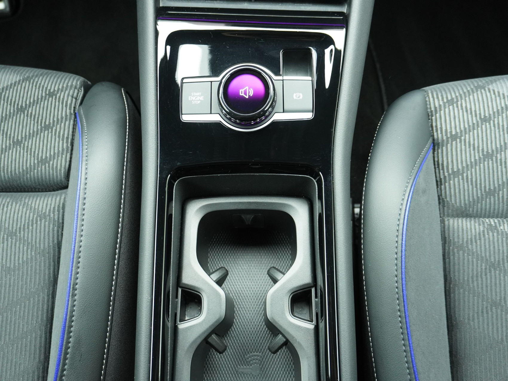 VW Tiguan 2.0 TSI DSG R-Line Black Style 4Motion (2025)