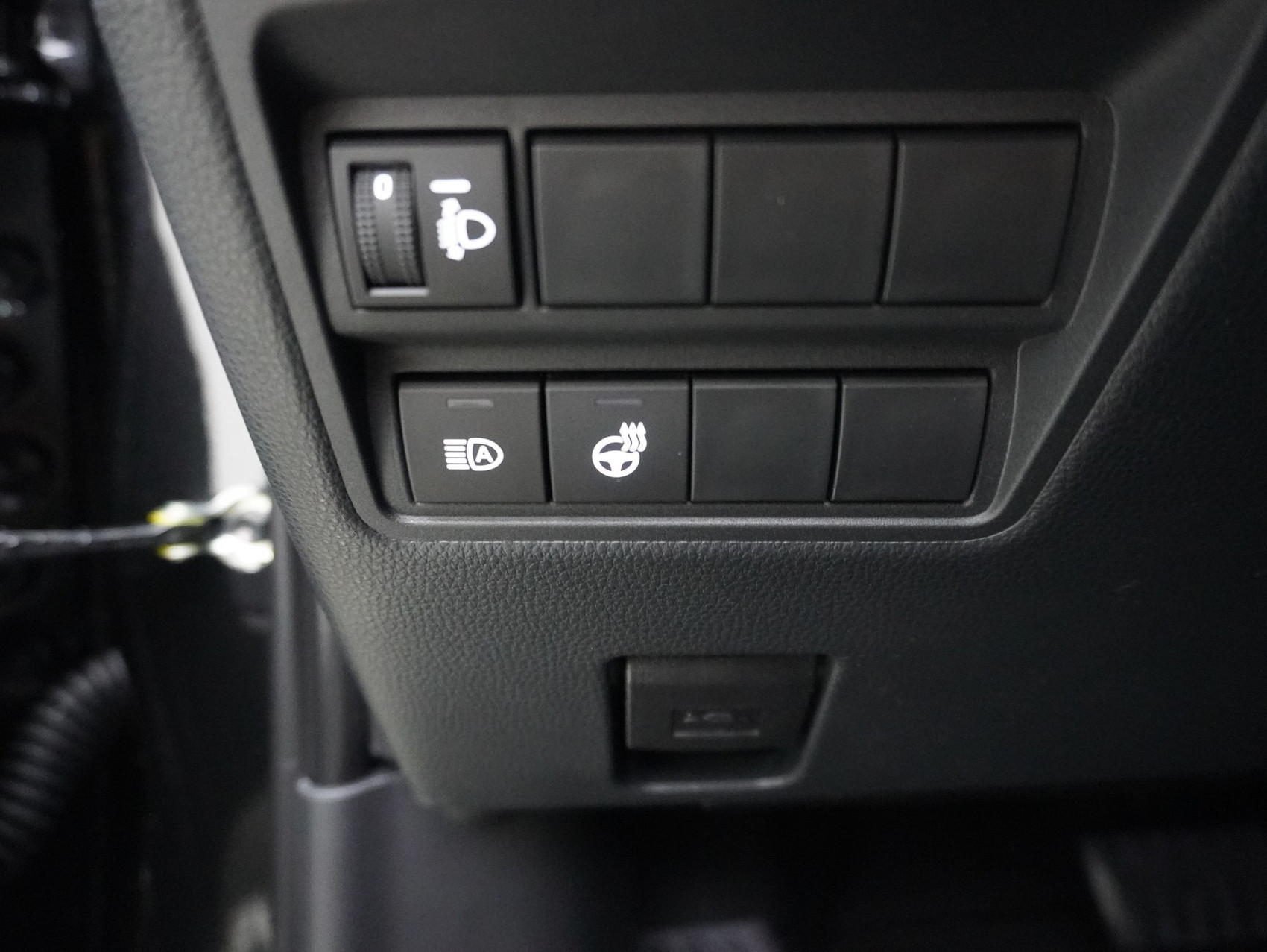 TOYOTA Yaris 1.5 VVT-i HSD Premium ** JBL-Soundsystem **