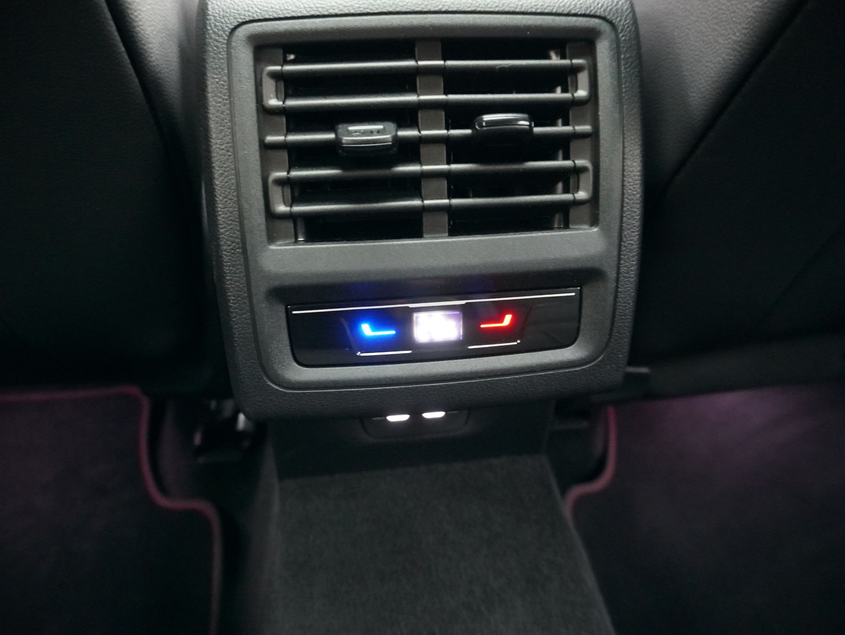 VW Golf 8.5 2.0 TSI DSG GTI Black Style (2025) **Leder/Harmon-Kardon/Sitzbelüftung/uvm.**