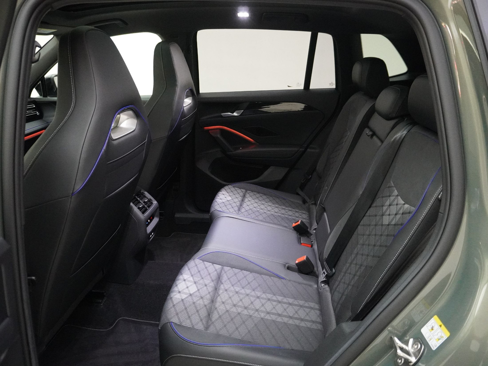 VW Tiguan 2.0 TSI DSG R-Line Black Style 4Motion (2025)