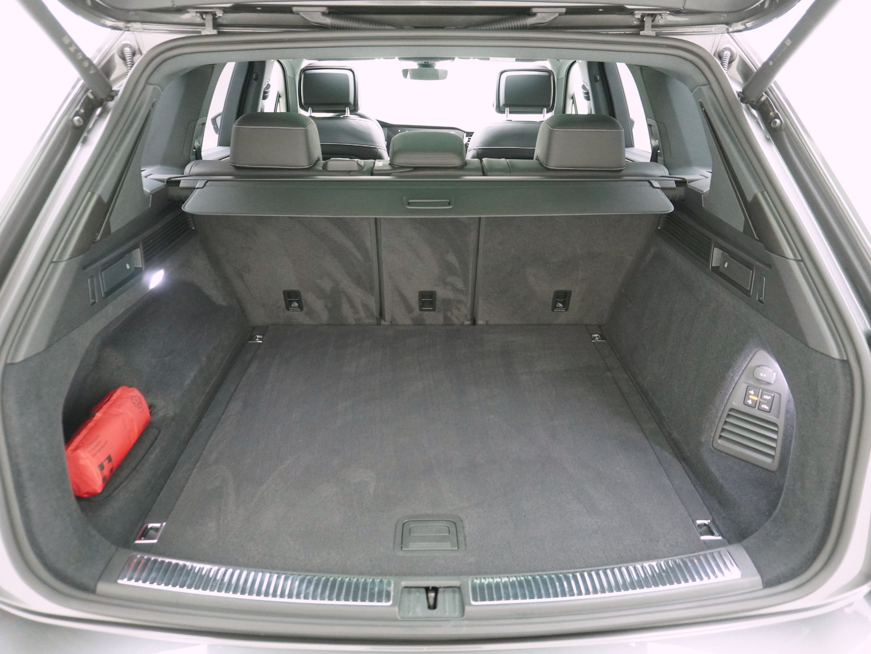 VW Touareg 3.0 TDI R-Line Black Style 4Motion **Vollausstattung**