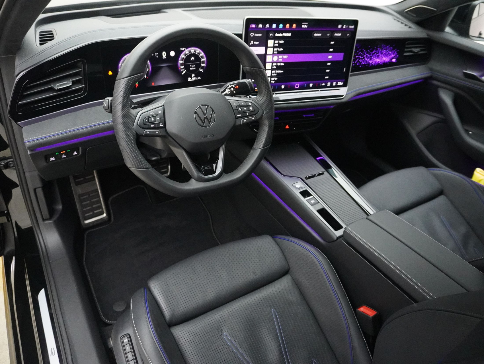 VW Passat Variant 2.0 TSI DSG R-Line 4Motion **Pack R-Line Signature**