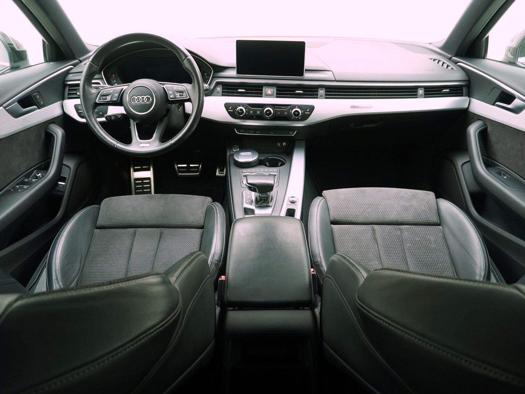 AUDI A4 Avant 2.0 TFSI S line quattro S-Tronic