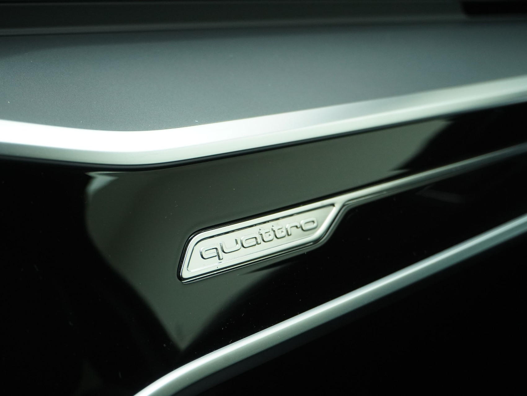 AUDI A6 Avant 45 TFSI S Line quattro S-Tronic **Audi Werksgarantie bis 02/2030**