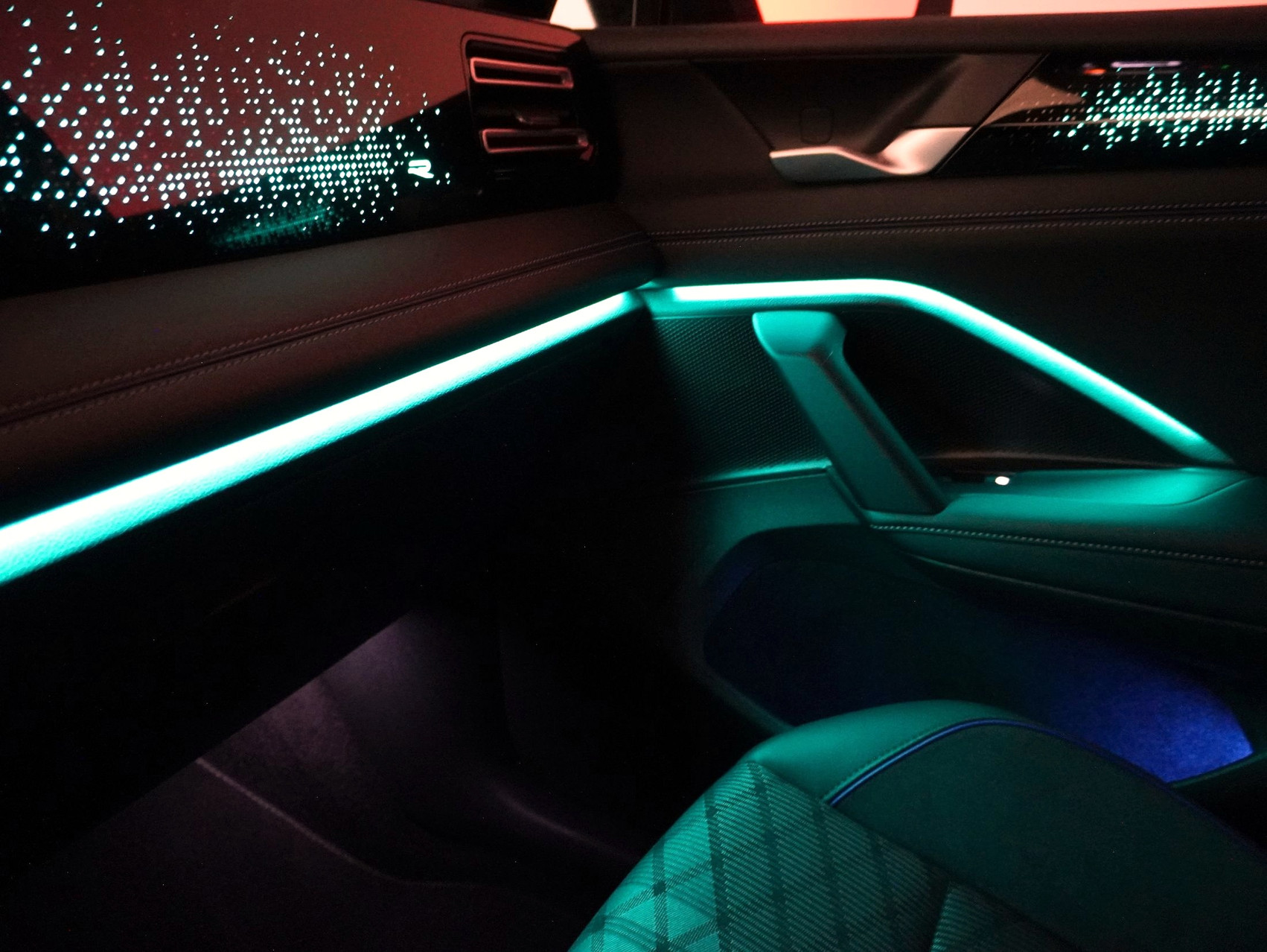 VW Tiguan 2.0 TSI DSG R-Line Black Style 4Motion (2025)