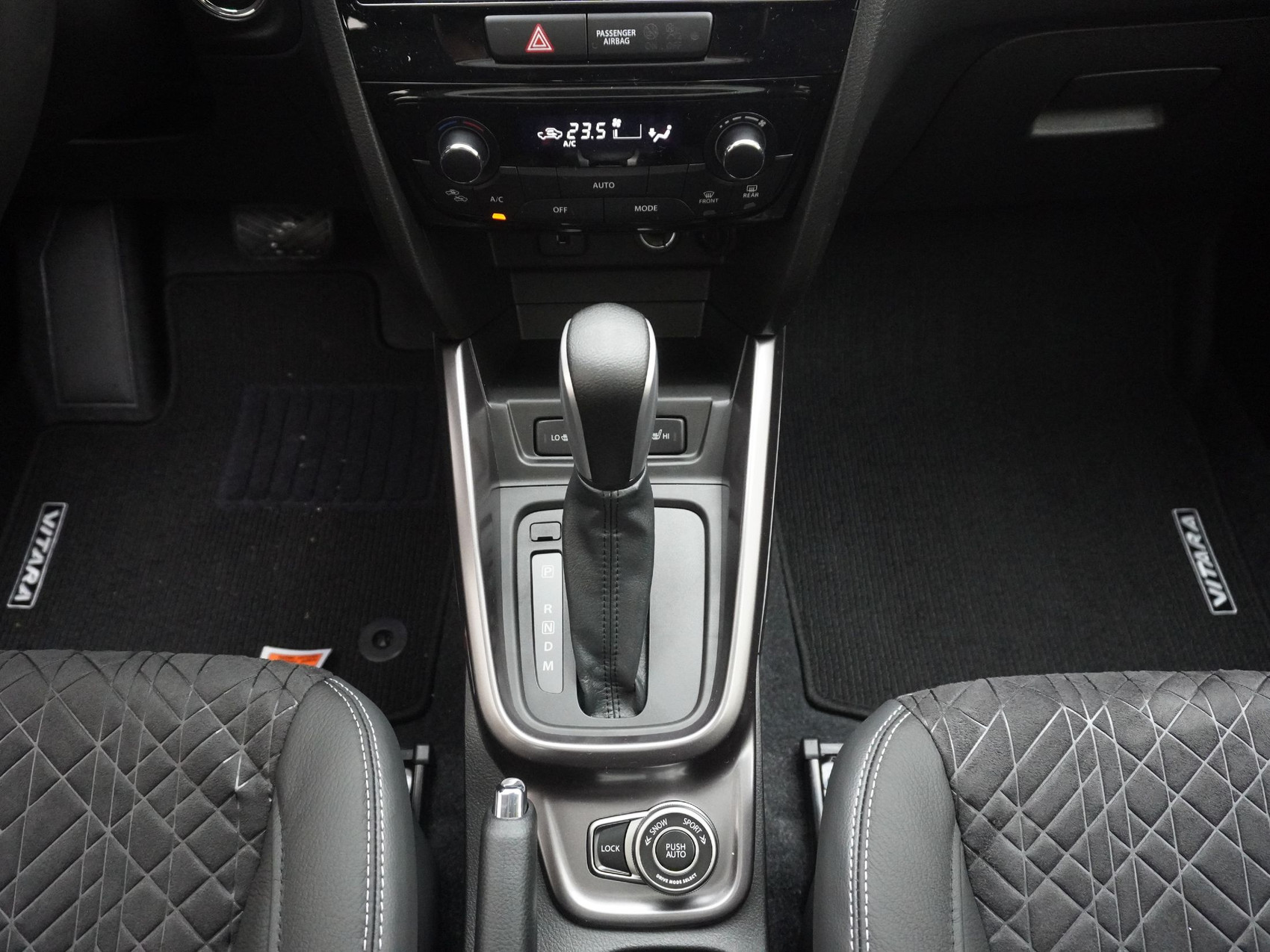 SUZUKI Vitara 1.4 T Compact Top Hybrid 4×4