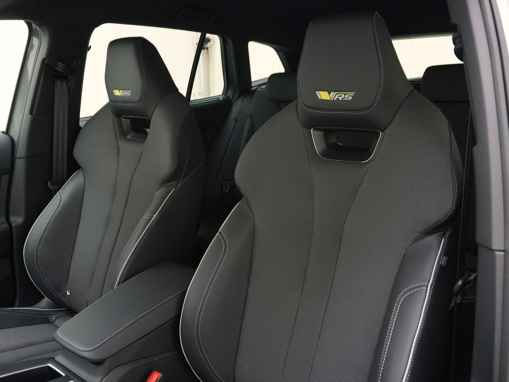 SKODA Enyaq iV RS-Suite MAXX