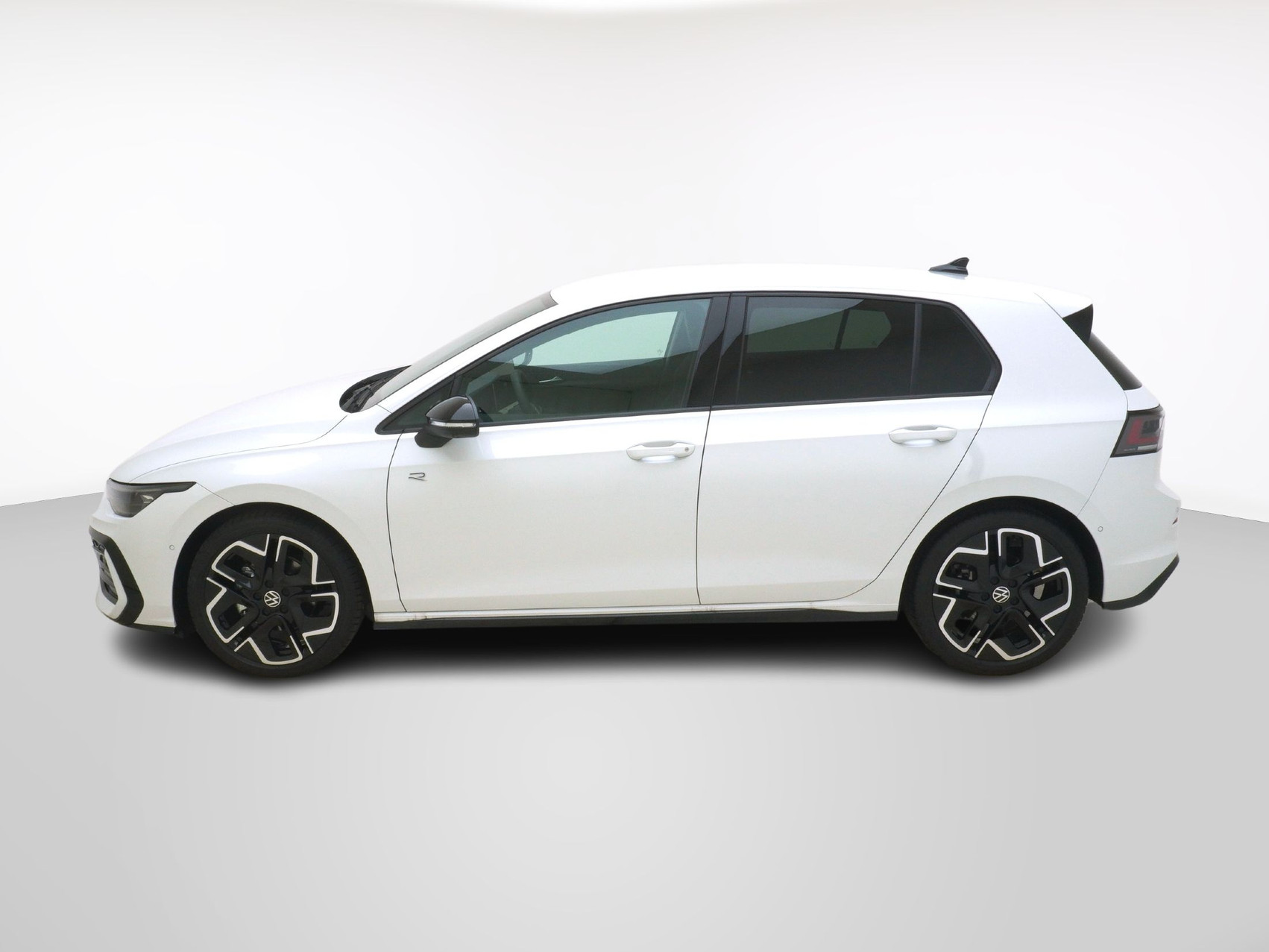 VW Golf VIII 1.5 eTSI R-Line DSG