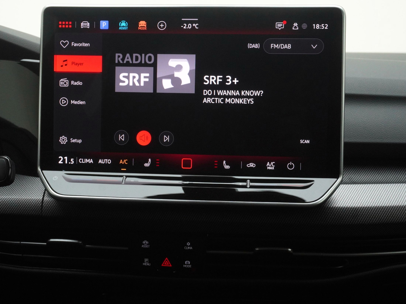 VW Golf VIII 1.5 eTSI R-Line DSG