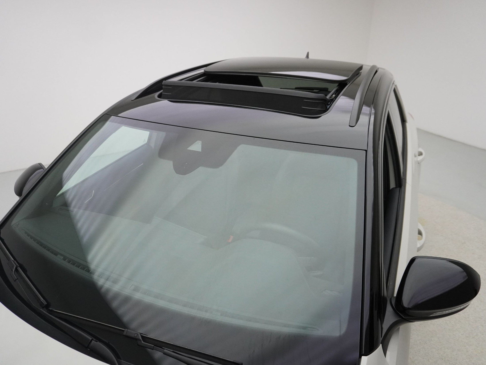 VW T-Roc 2.0 TSI DSG R-Line Black Style 4Motion **Anhängerkupplung und Panoramaglasdach**