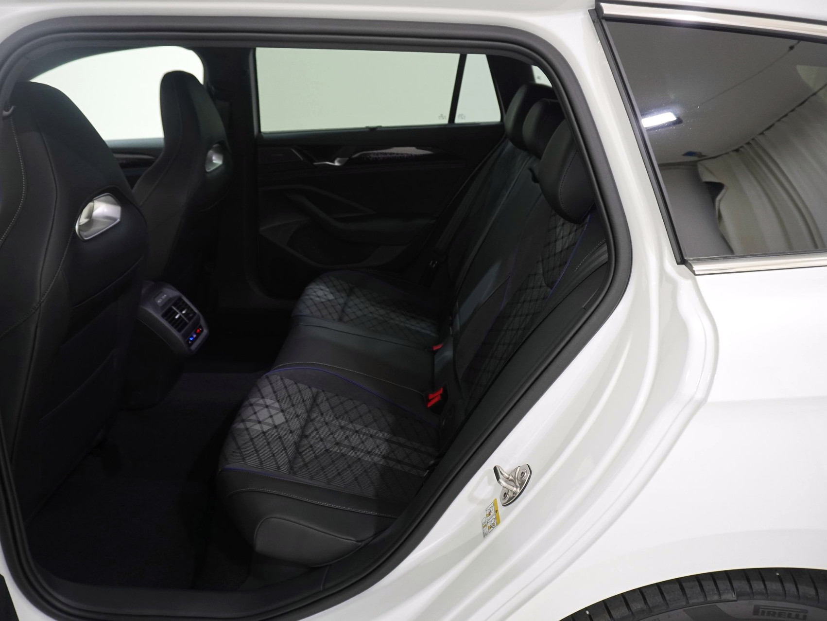 VW Passat Variant 1.5 TSI Plug-in-Hybrid R-Line