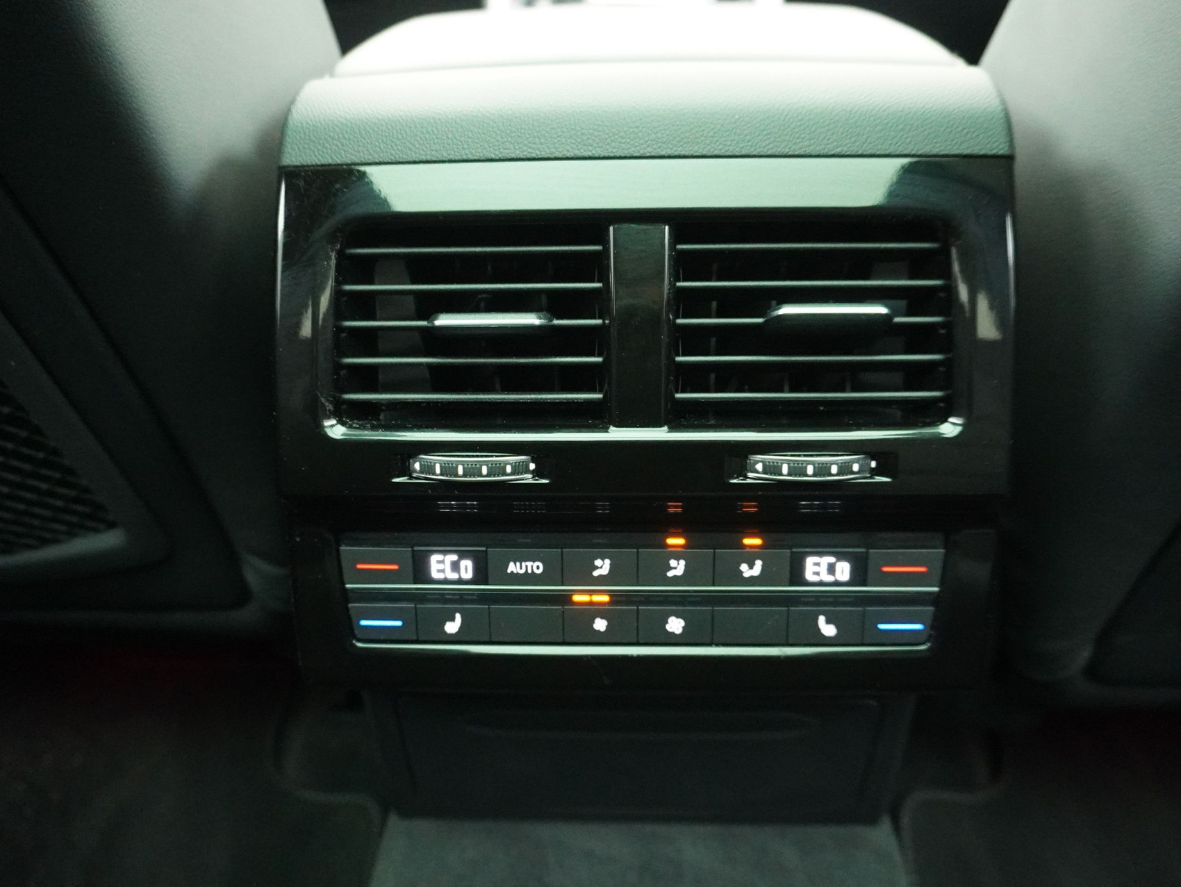 VW Touareg 3.0 V6 TSI R-Line Black Style 4Motion