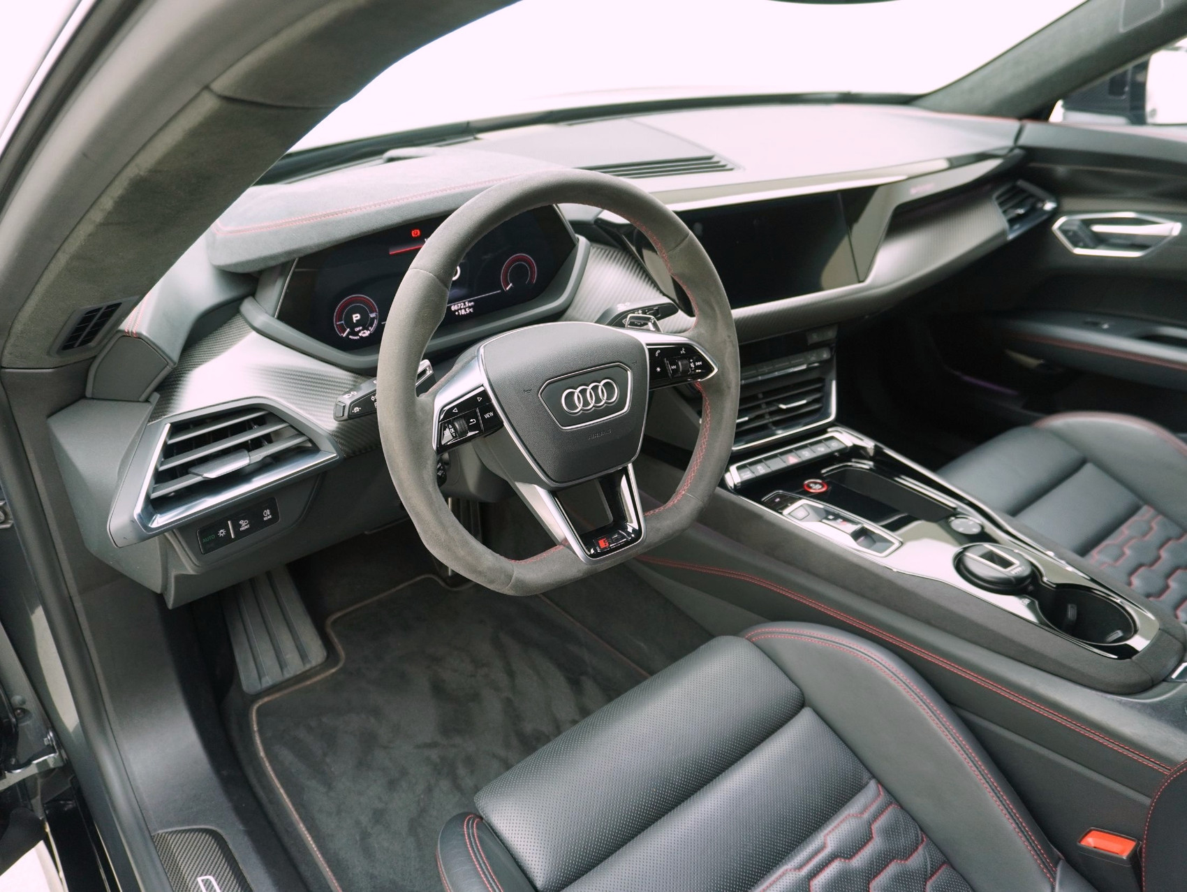 AUDI e-tron GT RS quattro **Carbon Optik / Hinterachslenkung / Matrix / uvm.**