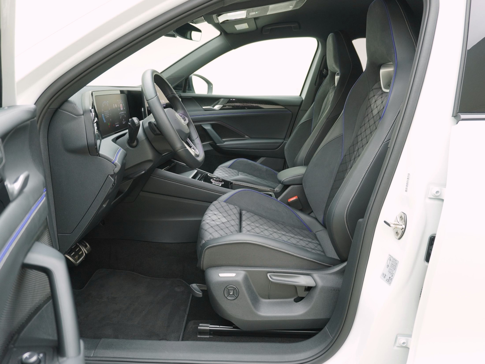 VW Tiguan 2.0 TSI DSG R-Line Black Style 4Motion (2025)