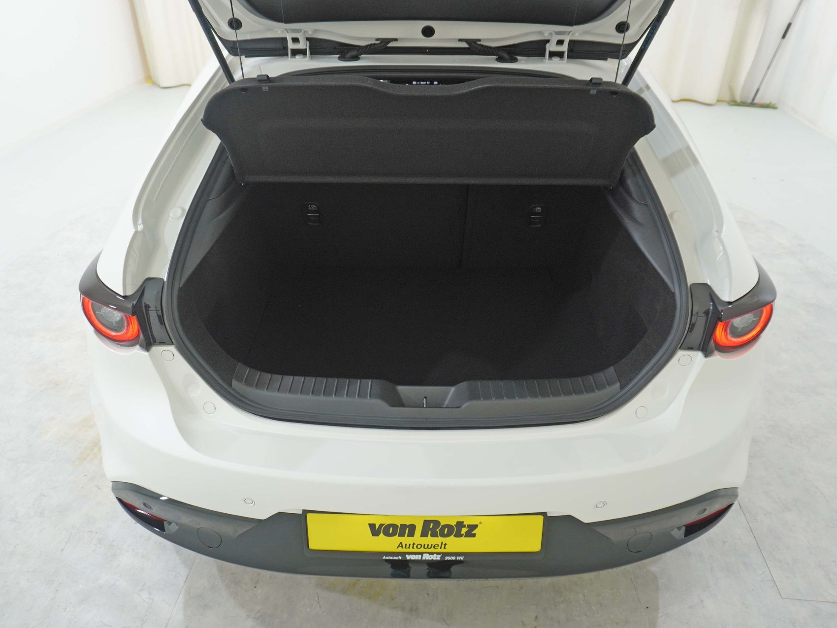 MAZDA 3 Hatchback 2.0 186 Homura