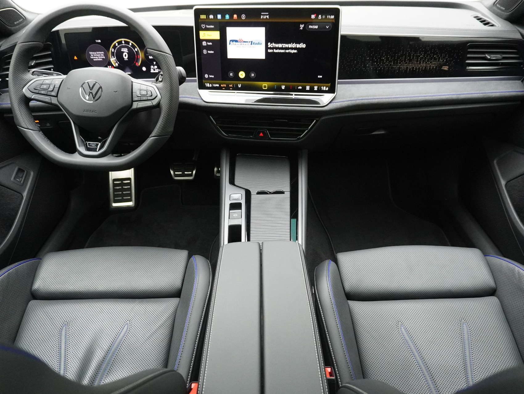 VW Passat Variant 2.0 TSI DSG R-Line 4Motion **R-Line Signature**