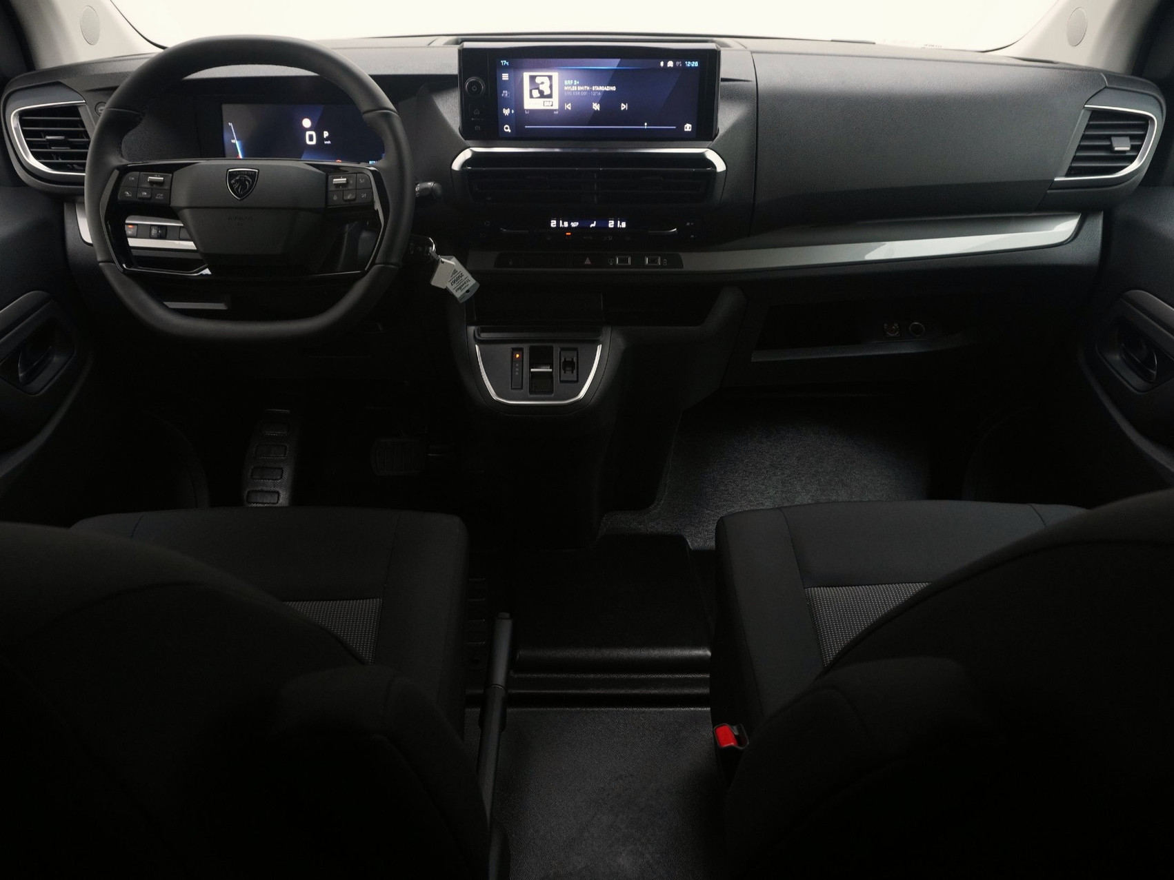 PEUGEOT Traveller Long 2.0 BlueHDi Business