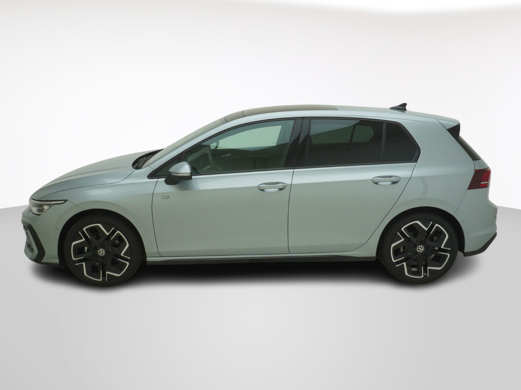VW Golf VIII 1.5 eTSI R-Line DSG