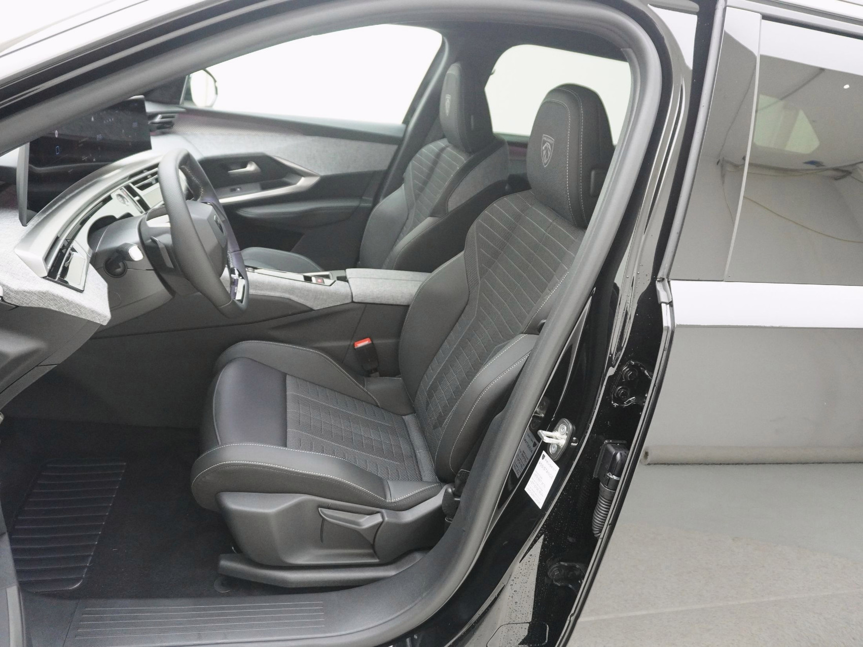 PEUGEOT 5008 1.2 Hybrid GT 7Plätzer