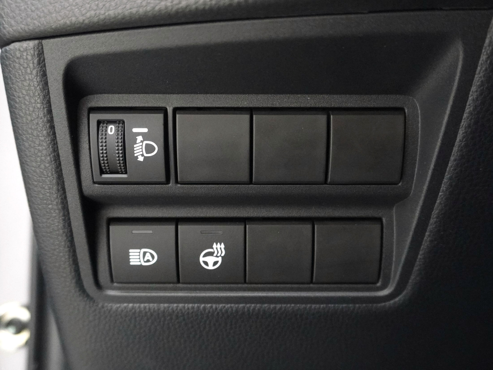 TOYOTA Yaris 1.5 VVT-i HSD Premium ** mit Glasdach **