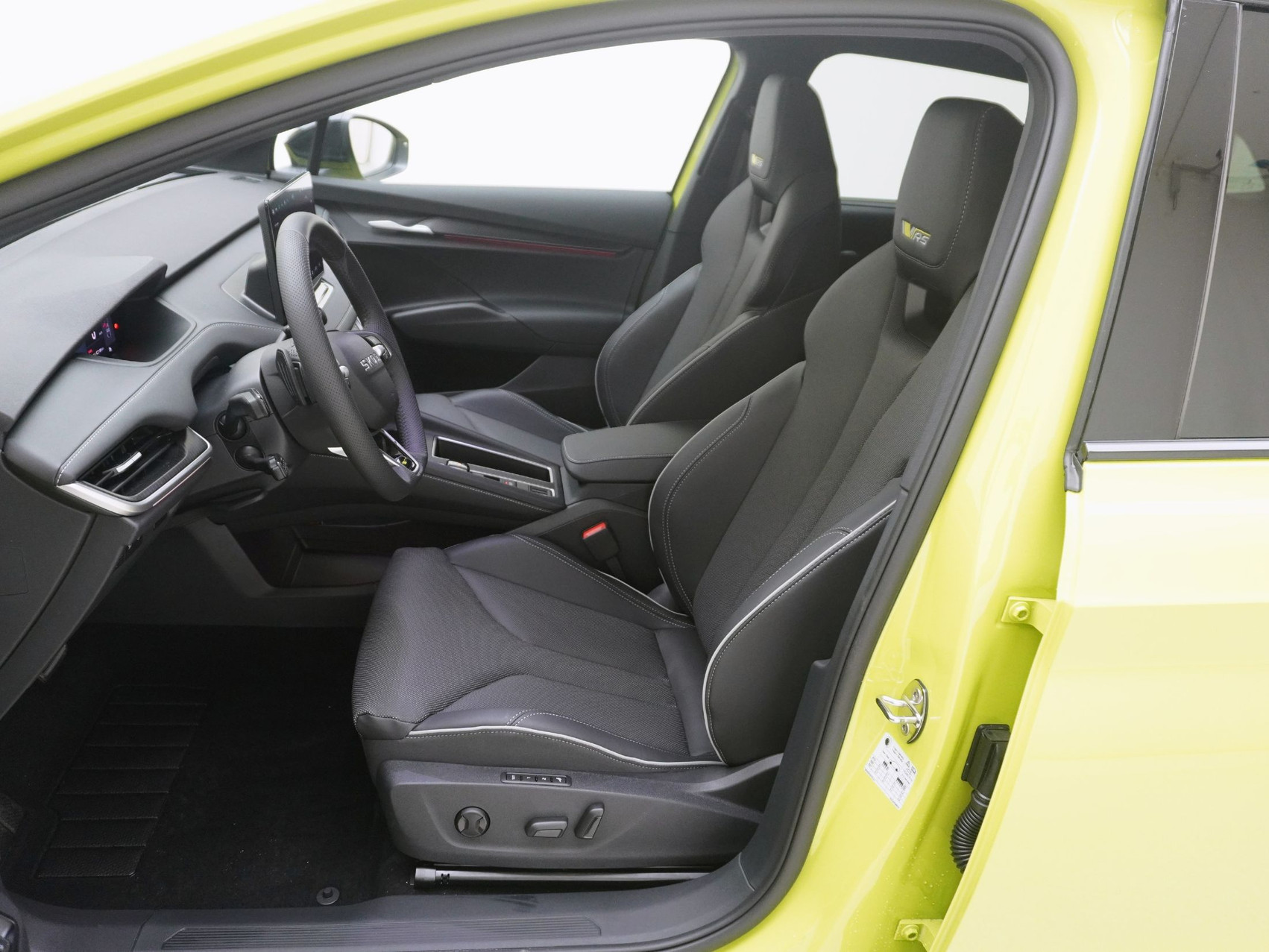 SKODA Enyaq iV RS-Suite MAXX