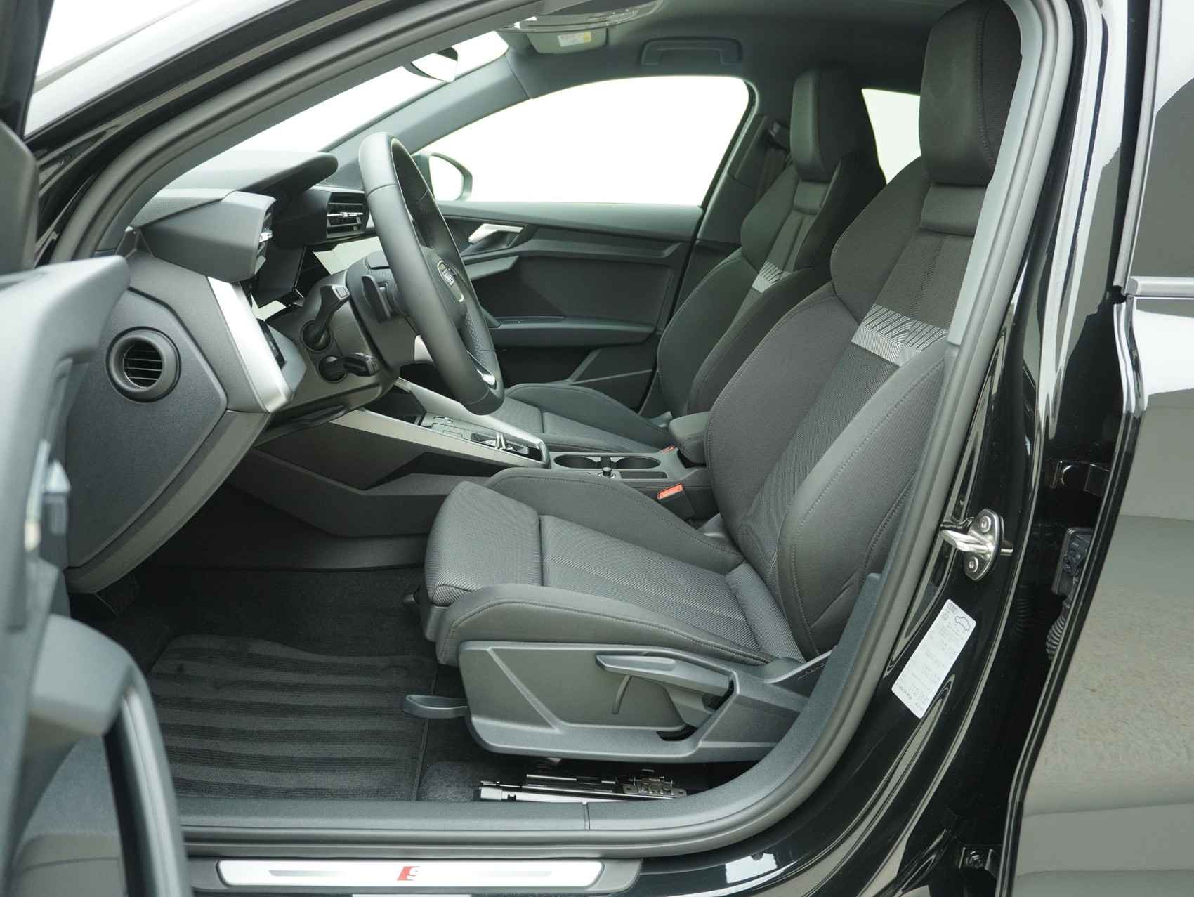 AUDI A3 Sportback 40 TFSI S line quattro S-Tronic **Audi Werksgarantie bis 09/2028**