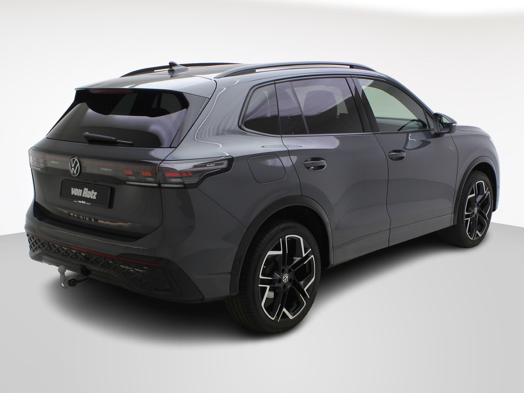 VW Tiguan 2.0 TDI DSG R-Line Black Style 4Motion **Leder/Massage/AHK/uvm**