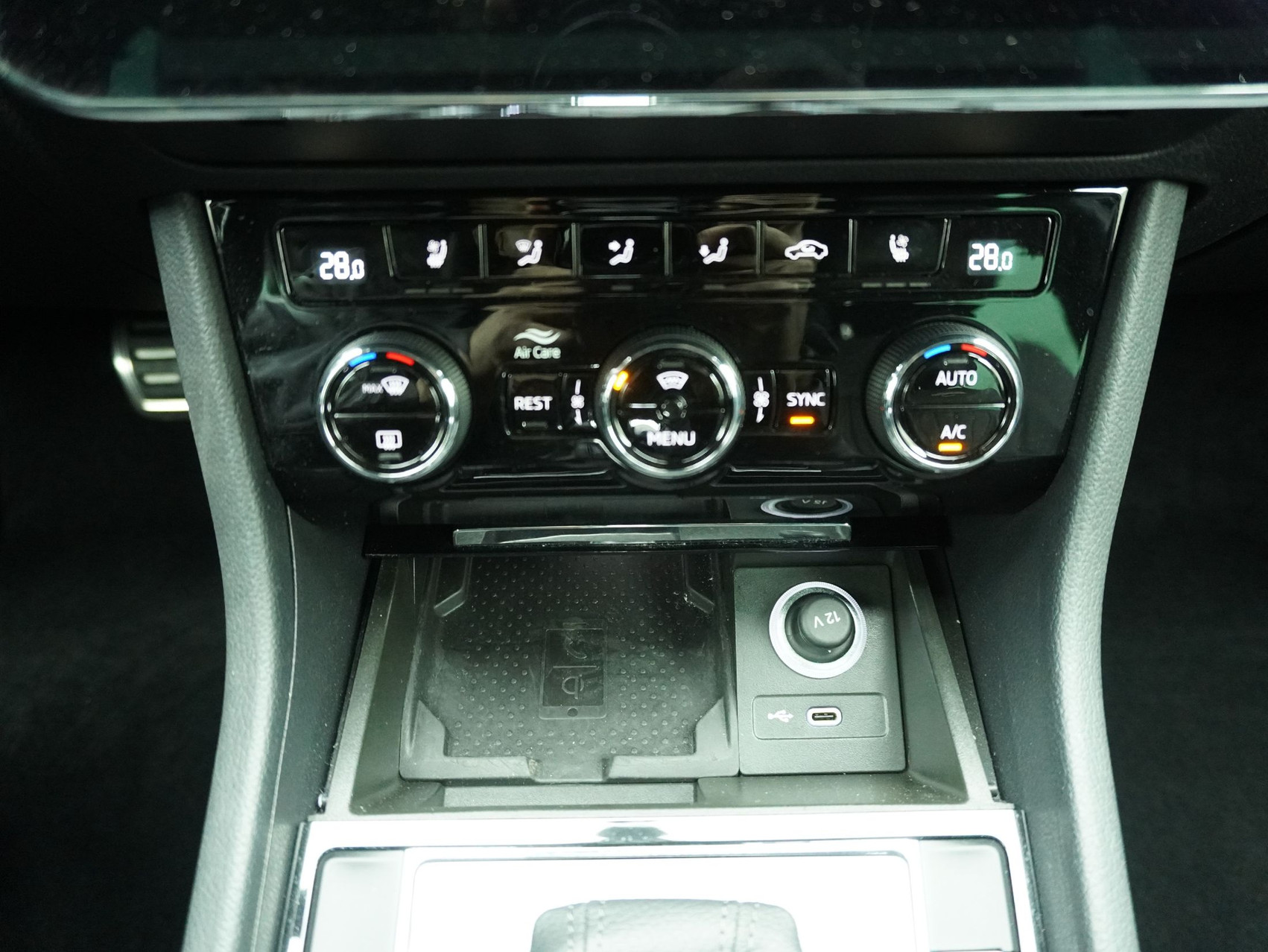 SKODA Superb Combi 2.0 TSI DSG L&K 4×4