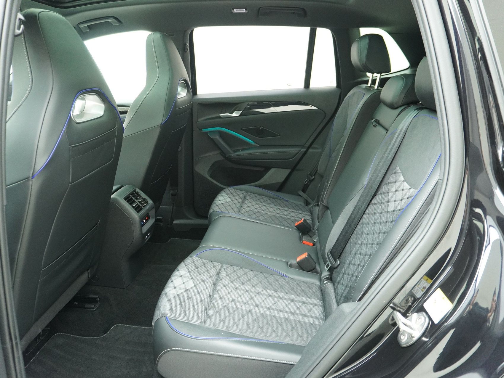 VW Tiguan 2.0 TSI DSG R-Line Black Style 4Motion (2025)