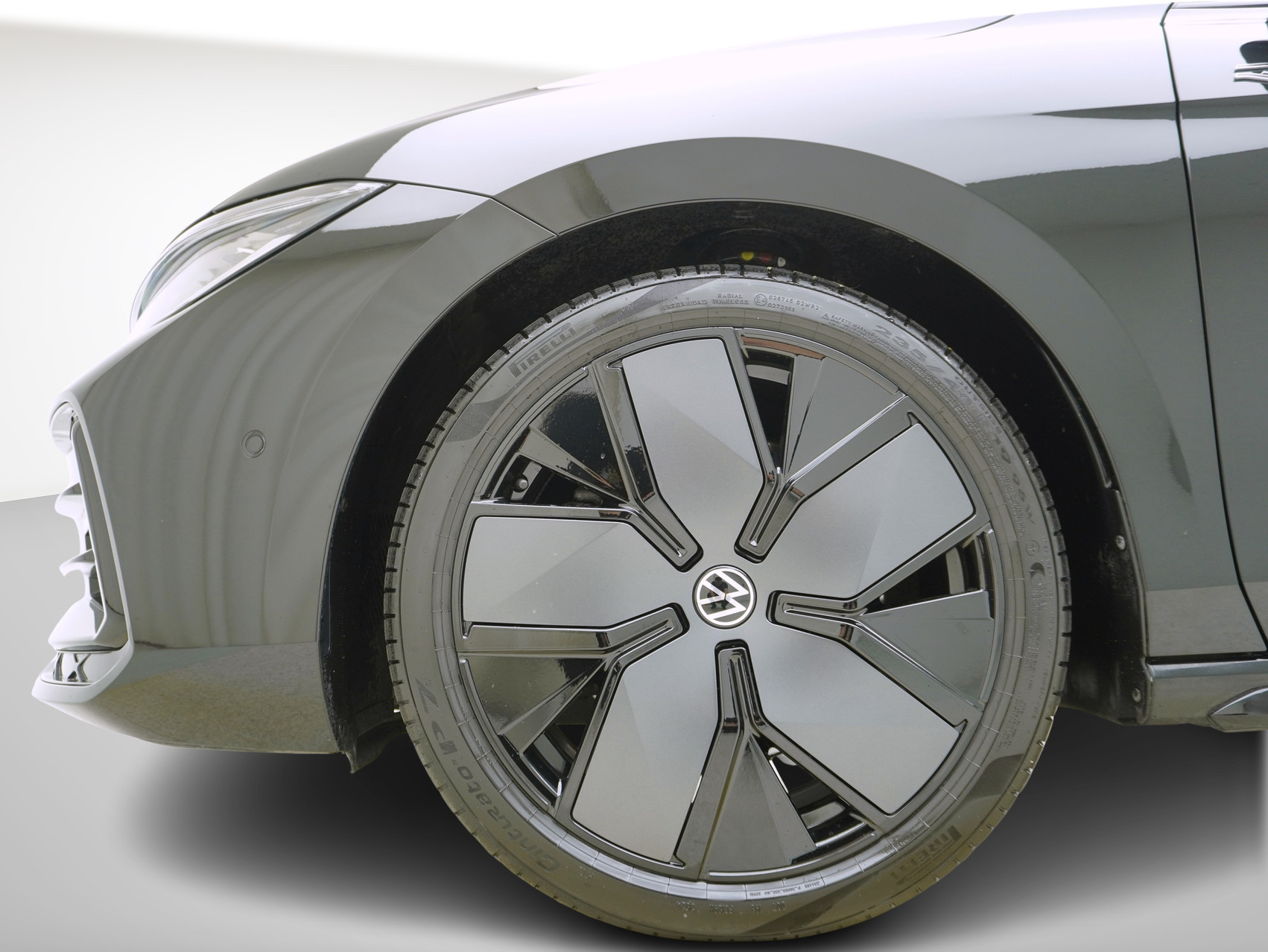 VW Passat Variant 2.0 TSI DSG R-Line 4Motion **R-Line Signature**