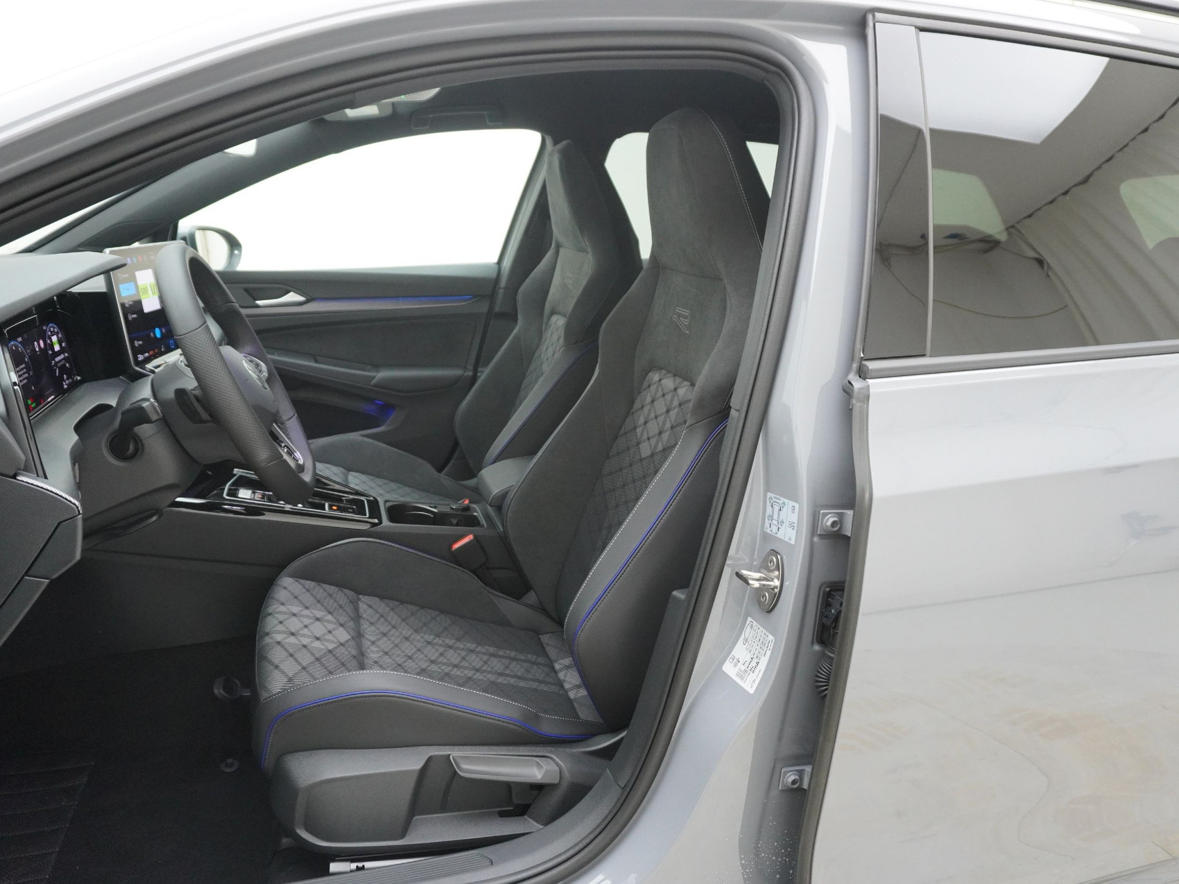 VW Golf VIII Variant 1.5 eTSI R-Line DSG